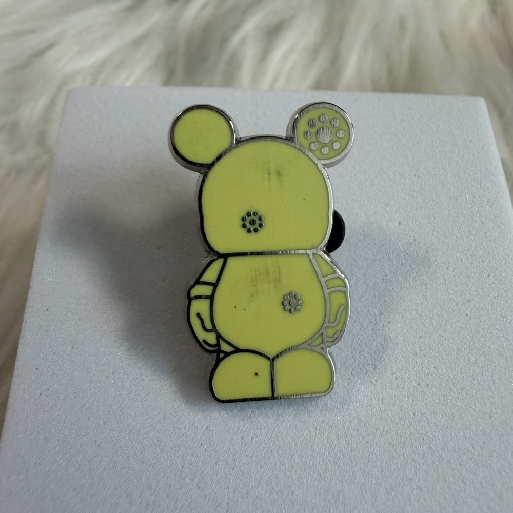 💙3/$20💙 DISNEY trading pin Yellow Bear-Shaped Pin
